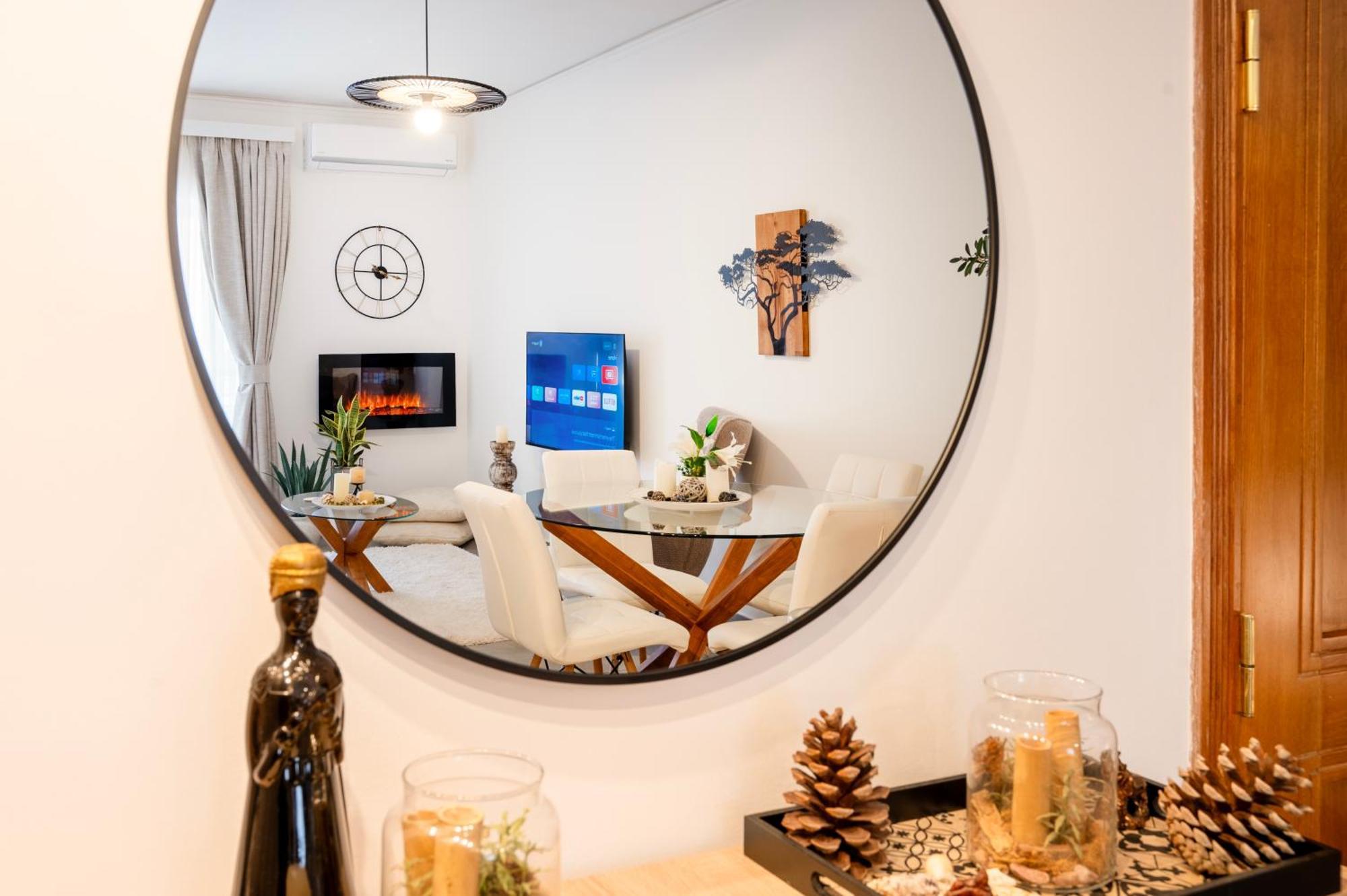 Michael'S Seaside Homely Apartment In Varkiza Exterior foto