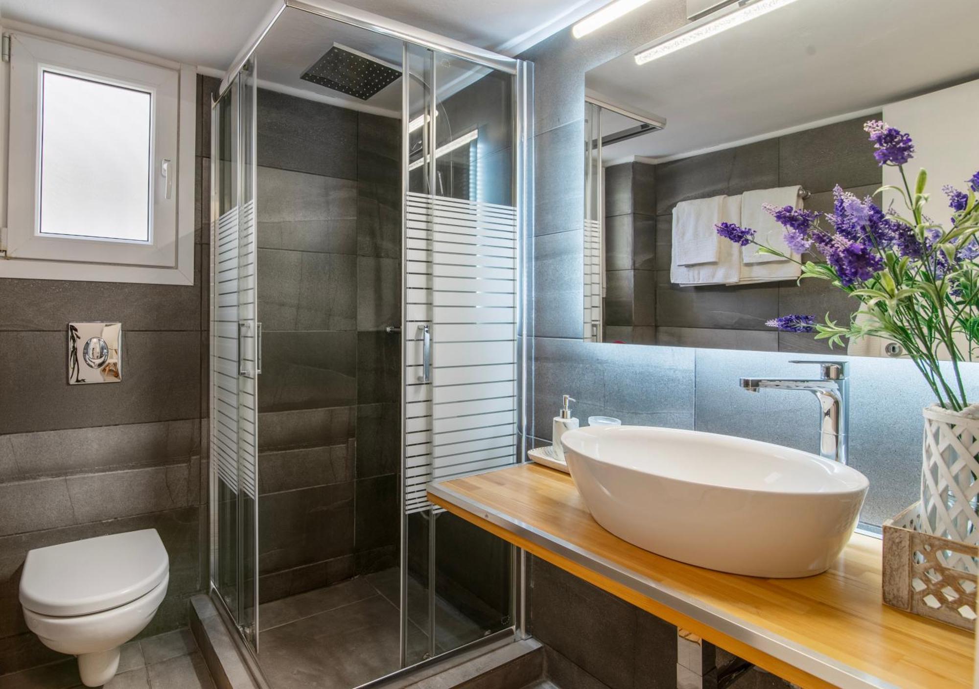 Michael'S Seaside Homely Apartment In Varkiza Exterior foto